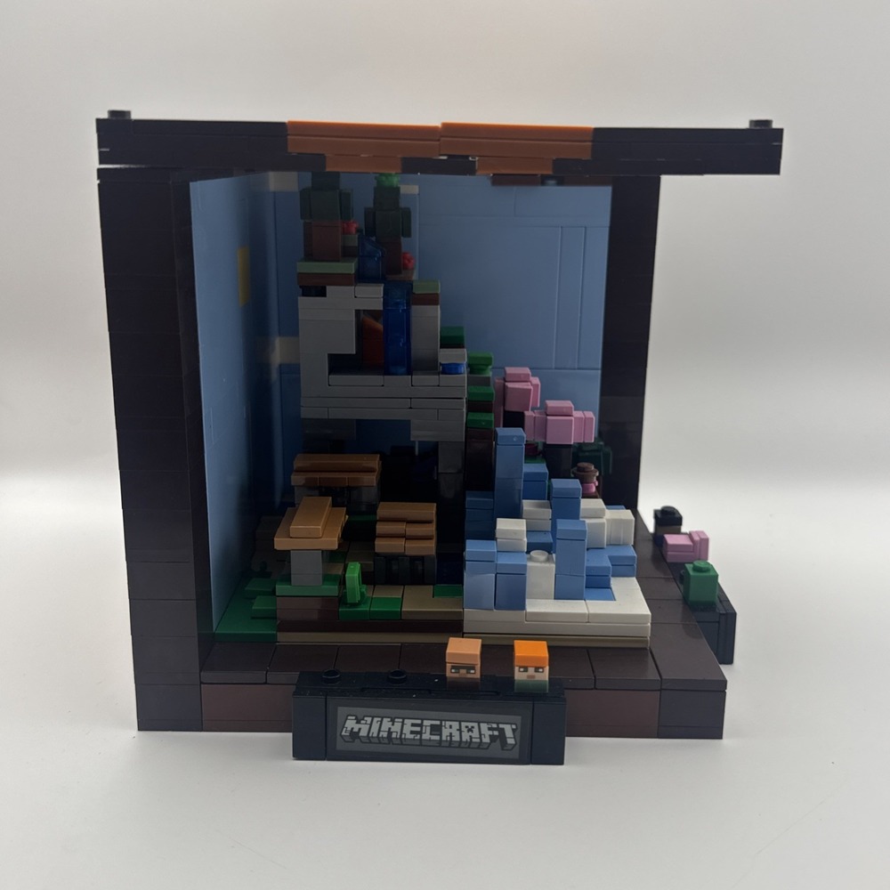 LEGO Minecraft 21265 The Crafting Table Incomplete Set - Picture 2 of 6